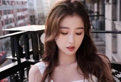 虞书欣为什么是华策小公主华策影视公司旗下艺人