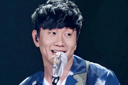 当你的眼睛眯着笑是什么歌 当你的眼睛眯着笑是什么歌