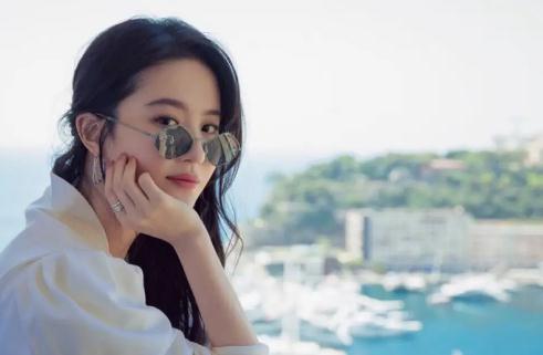 刘亦菲美国国籍原因