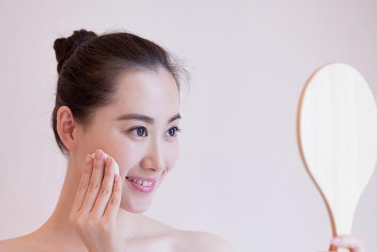 皮肤明明做了保养还脱皮 小心踩中了这些雷区<