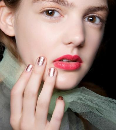 10款金属风美甲图片 瞬间拥有女王气场