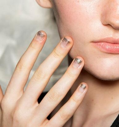 10款金属风美甲图片 瞬间拥有女王气场