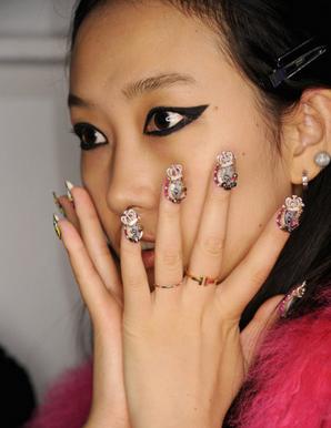 时装周美甲 今年即将大热的美甲趋势