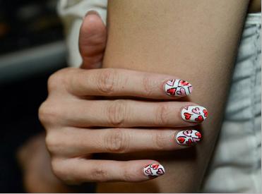 时装周美甲 今年即将大热的美甲趋势