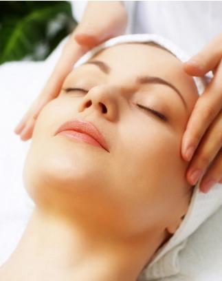 用白醋洗脸后还可以用护肤品吗