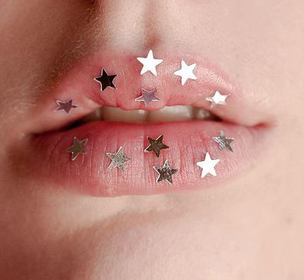 Angelababy顺产生子 她的一瓣微笑唇好感度+10086