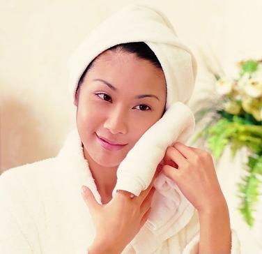 热毛巾敷脸能祛痘吗 热毛巾敷脸能祛痘吗