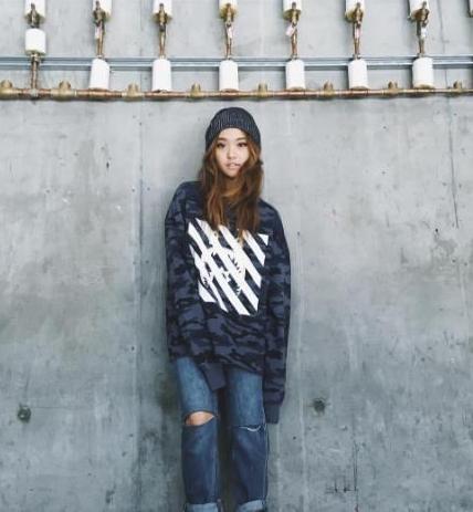 头发油不想洗怎么办？美裔韩妞示范4种最潮变发术