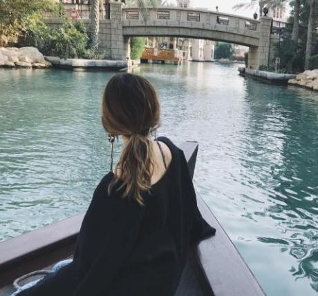 头发油不想洗怎么办？美裔韩妞示范4种最潮变发术