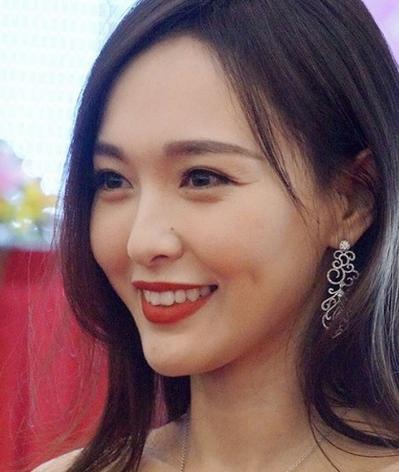 什么颜色口红显皮肤白