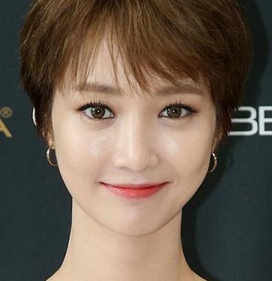 什么颜色口红显皮肤白