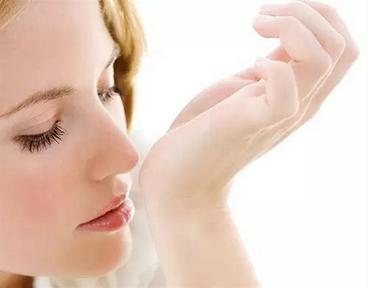 怎么喷香水才是正确的