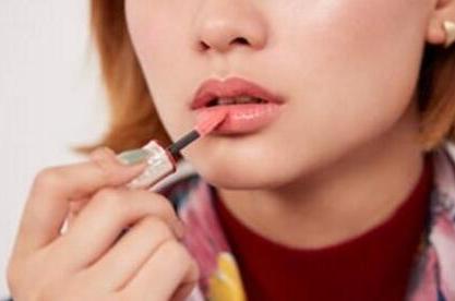 拥有鬼怪金高银口红还不够，搭配正确的画法才叫完美