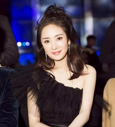 2017花瓣头风靡半个娱乐圈 花瓣头发型扎法教程大全 2017花瓣头风靡半个娱乐圈 花瓣头发型扎法教程大全