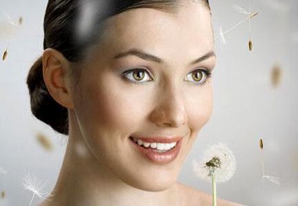 冬天皮肤干燥脱皮怎么办