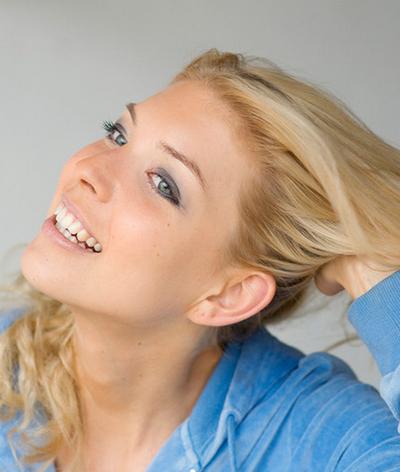 为什么有的人头发很油有的人头发却很干 为什么有的人头发很油有的人头发却很干