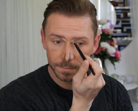 想拥有挺翘的鼻子 辣妈Angelababy教你自然鼻影法 想拥有挺翘的鼻子 辣妈Angelababy教你自然鼻影法