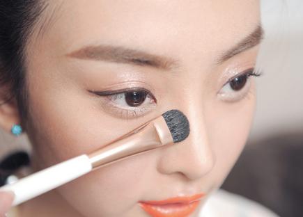 想拥有挺翘的鼻子 辣妈Angelababy教你自然鼻影法 想拥有挺翘的鼻子 辣妈Angelababy教你自然鼻影法