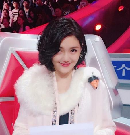 还是长发显脸瘦 古力娜扎脸变圆所以留回长发