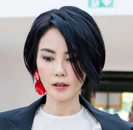 还是长发显脸瘦 古力娜扎脸变圆所以留回长发