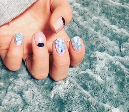 跟着韩妞做钻石系指彩 钻石美甲闪耀你精致的双手