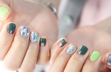 跟着韩妞做钻石系指彩 钻石美甲闪耀你精致的双手