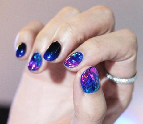 跟着韩妞做钻石系指彩 钻石美甲闪耀你精致的双手