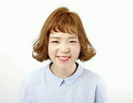 女生什么发型显年轻