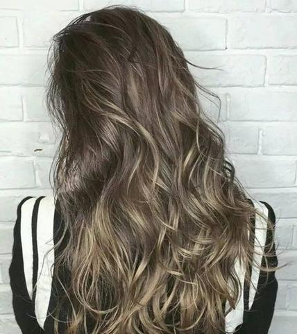 女生什么发型显年轻