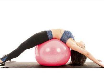 怎样用瑜伽球减肥