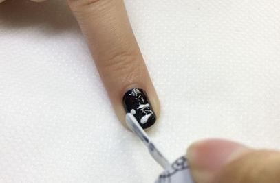 大理石纹美甲教程