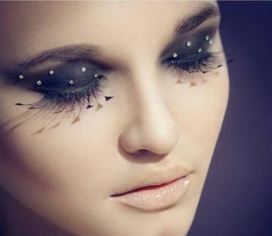 睫毛膏容易晕染怎么办 睫毛膏容易晕染怎么办