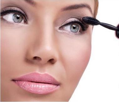 睫毛膏容易晕染怎么办 睫毛膏容易晕染怎么办