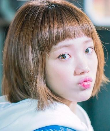 什么发色最显肤白