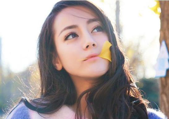 迪丽热巴妆容大揭秘 迪丽热巴的眉毛越看越有爱