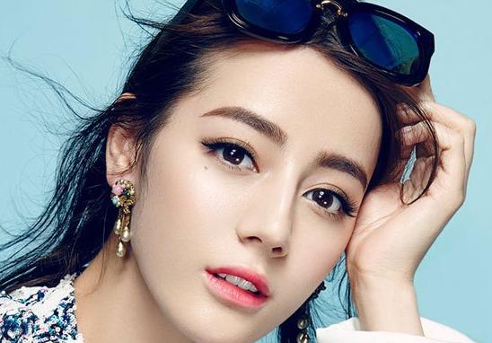 迪丽热巴妆容大揭秘 迪丽热巴的眉毛越看越有爱