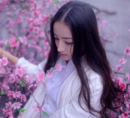 迪丽热巴妆容大揭秘 迪丽热巴的眉毛越看越有爱