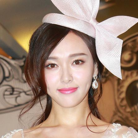 浪漫情人节粉唇减龄又招桃花  画个粉唇与他一吻定情