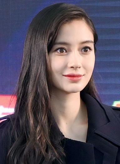 直男最爱的“女神发”是哪款 浪漫的长发与他相约