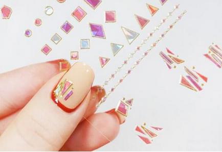 亮片美甲教程 超洋气的美甲贴片怎么用