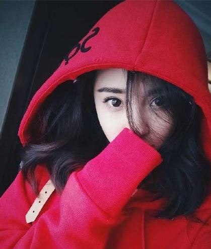 宽额头女生适合什么发型 杨幂唐嫣隐藏发际线很有一套