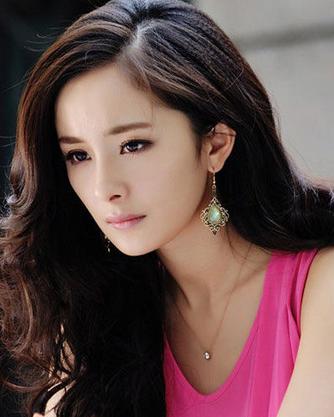 宽额头女生适合什么发型 杨幂唐嫣隐藏发际线很有一套