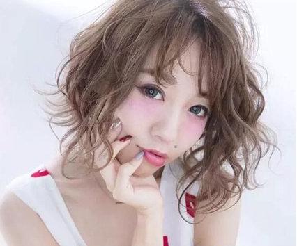 发量少适合的发型 适合发量少的蓬松造型靓丽更吸睛