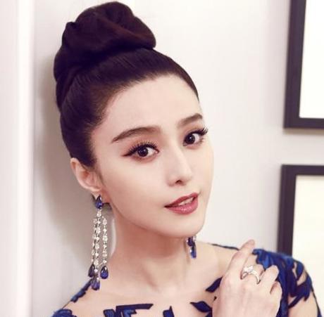 2017年流行口红颜色 明星奶茶色妆美腻更撩人