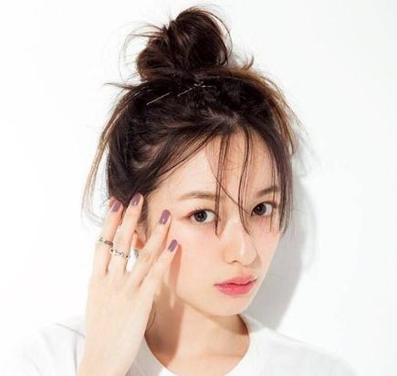 2017年流行口红颜色 明星奶茶色妆美腻更撩人