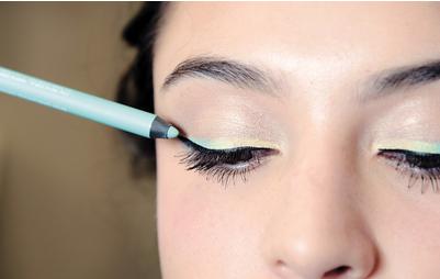 眼线怎么画好看图解