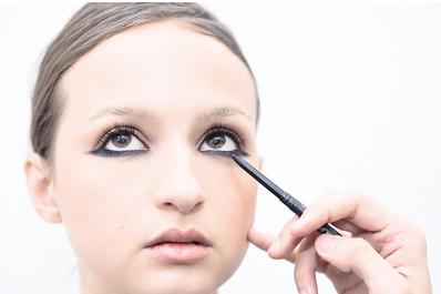 眼线怎么画好看图解