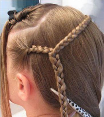 儿童中长发发型扎法:2款儿童辫子发型打造活力小公主范