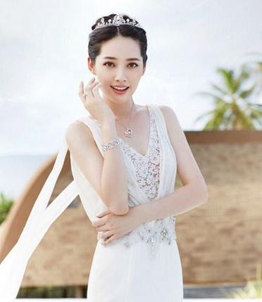 冯绍峰郭碧婷恋情是炒作？长发女神郭碧婷发型盘点