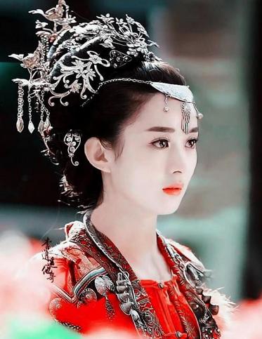 2017年亚洲十美赵丽颖强强逆袭 发型PK谁有望成首美？